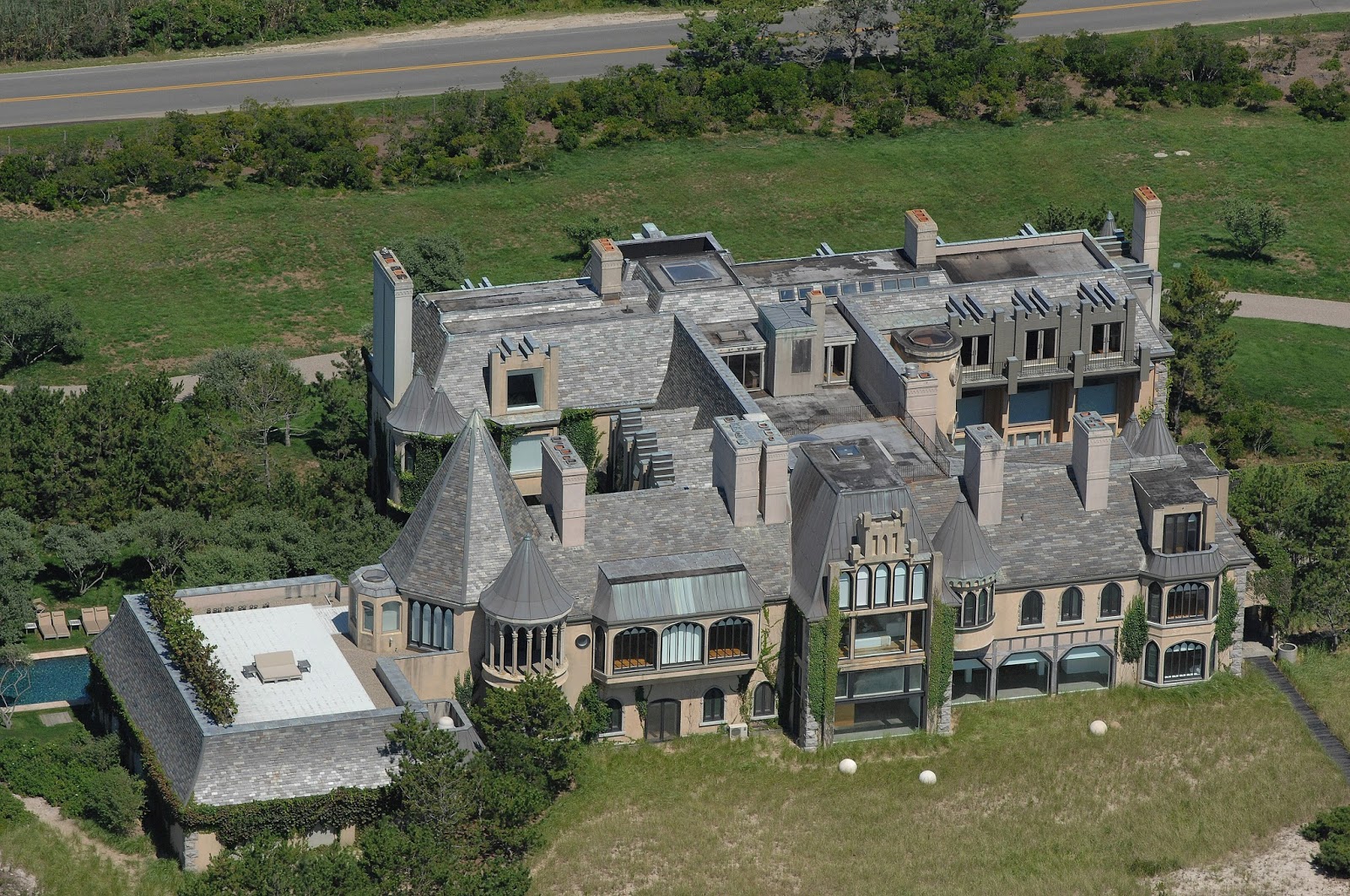 Most Outrageous Celebrity Mansions The Greatest Home