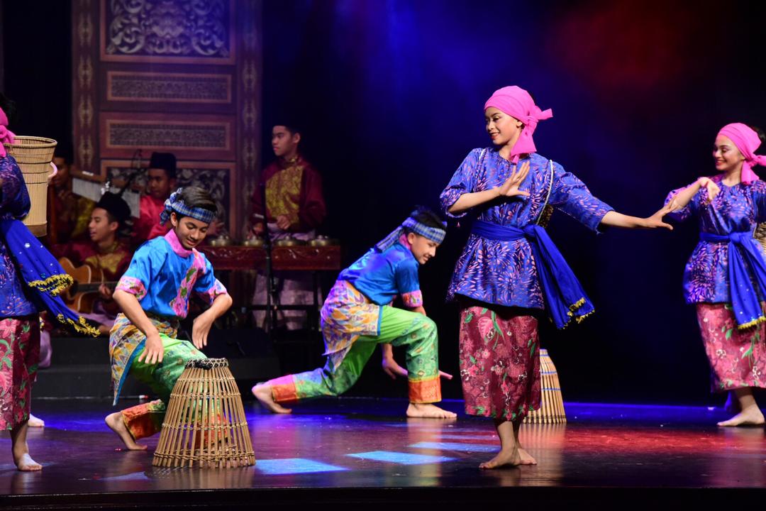 Rampai Sari Tari Malaysia Tampil Persembahan Hebat Penuh Warna Warni 7klik