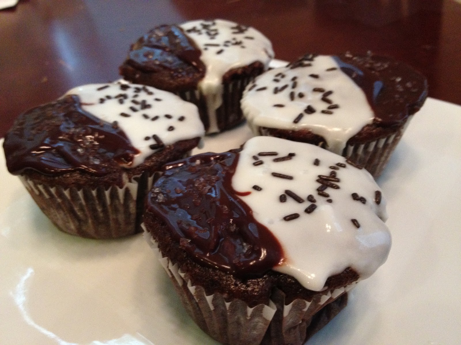 My Mess Their Kitchen Black and White Cupcakes