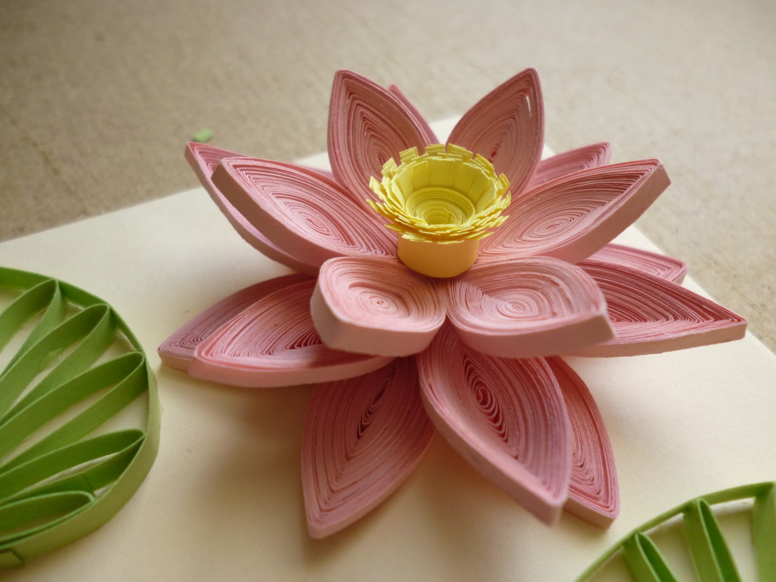 Papírvilág quilling képkeret tavirózsával / quilled water lily on
