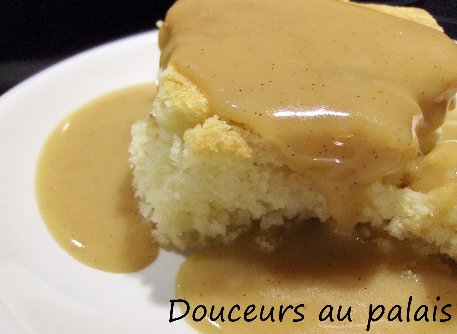 Douceurs au palais Gâteau doré sauce cassonade