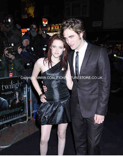 Robsten - Imagenes/Videos de Paparazzi / Estudio/ Eventos etc. - Página 9 Captura+de+pantalla+2012-09-18+a+la(s)+19.38.30