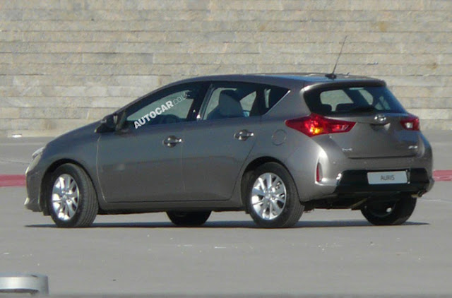 Toyota Auris универсал 2012