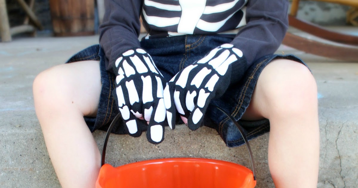 EAT+SLEEP+MAKE DIY Skeleton Gloves + Silhouette Portrait GIVEAWAY!