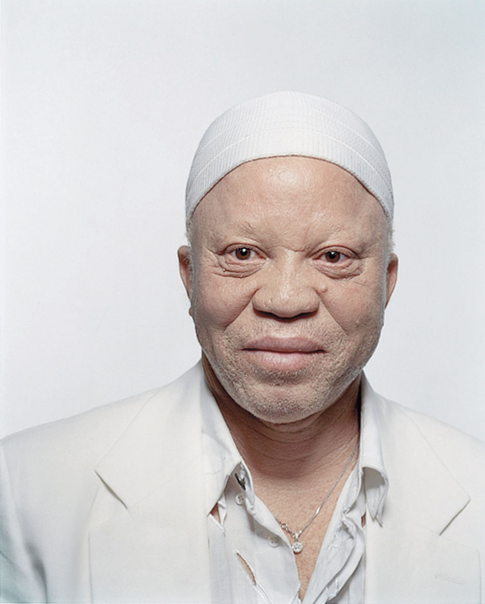 http://3.bp.blogspot.com/-5qCNrHeFO8k/TzuoQlsNz0I/AAAAAAAAFC4/HWmTBIs3qNg/s1600/Salif+Keita+salif_keita.jpg