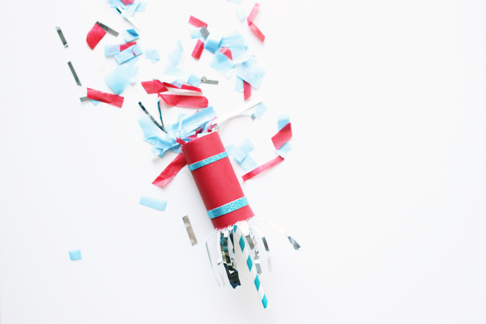 bright & bold FIREWORK CONFETTI POPPERS.