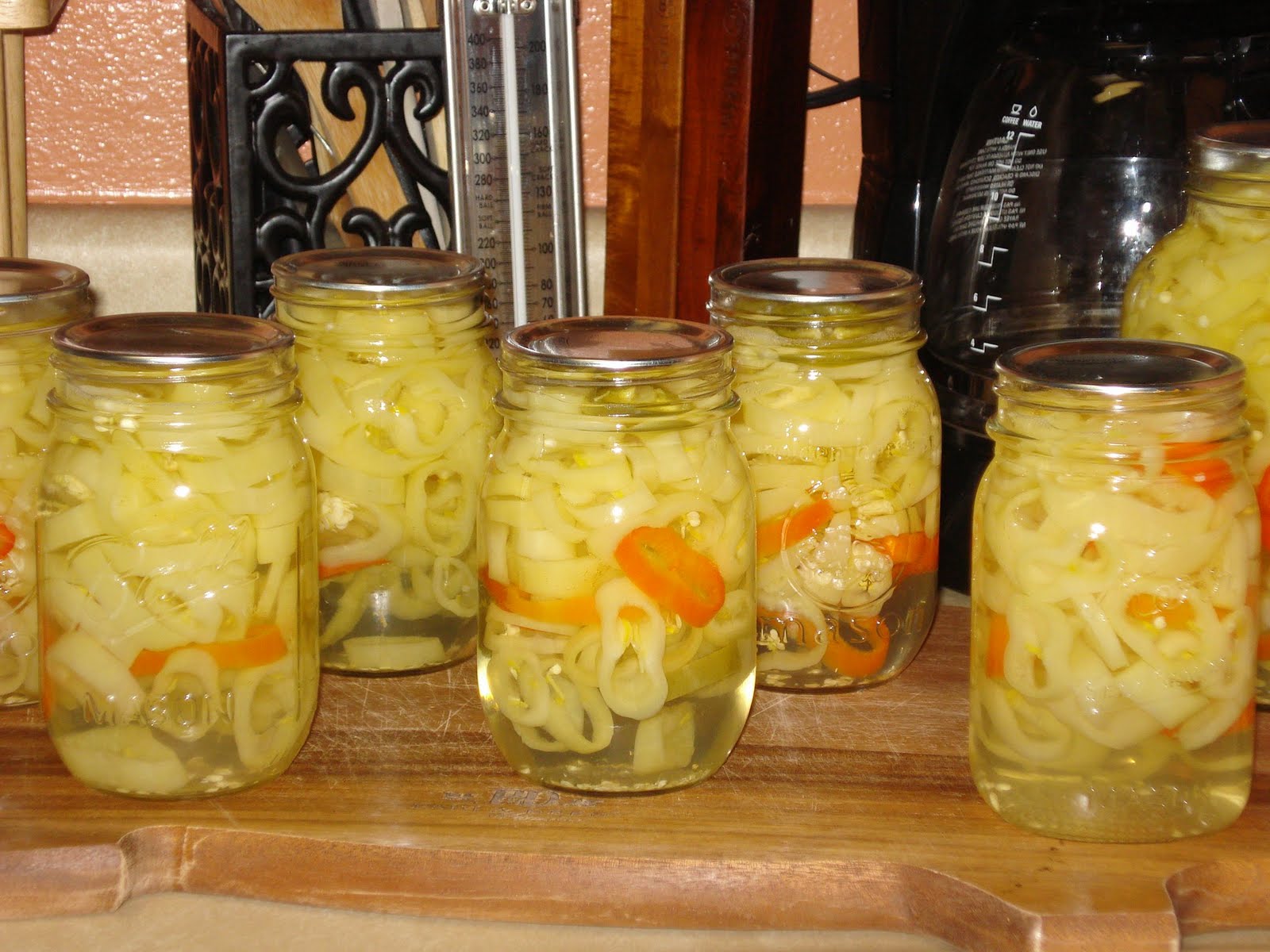 Canning Banana Peppers with a little help from my friends! Canning
