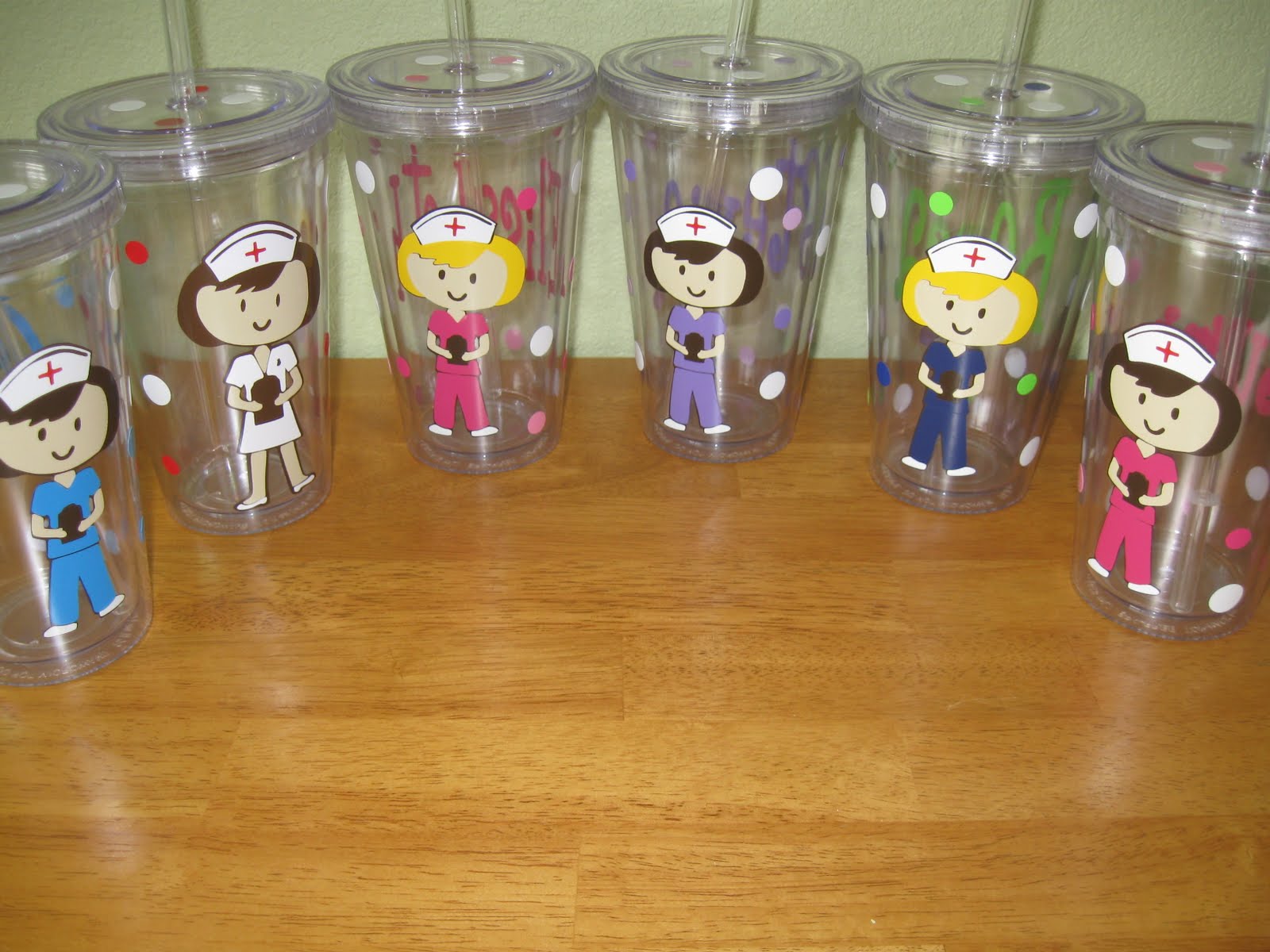 De La Design: The personalized nurse tumbler
