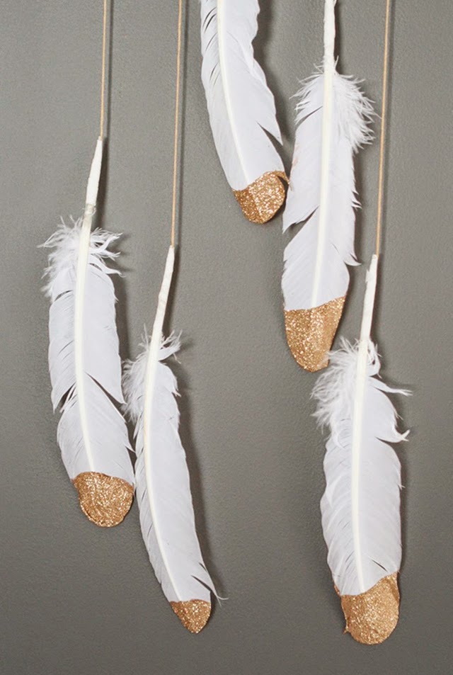FREEBIES // GOLD FEATHER PRINTS + FEATHER DECOR IDEAS Oh So Lovely Blog