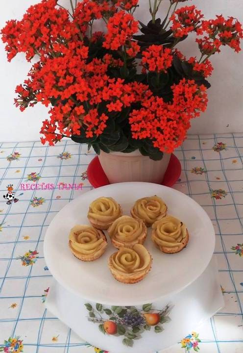 Rosas De Hojaldre Y Manzana
