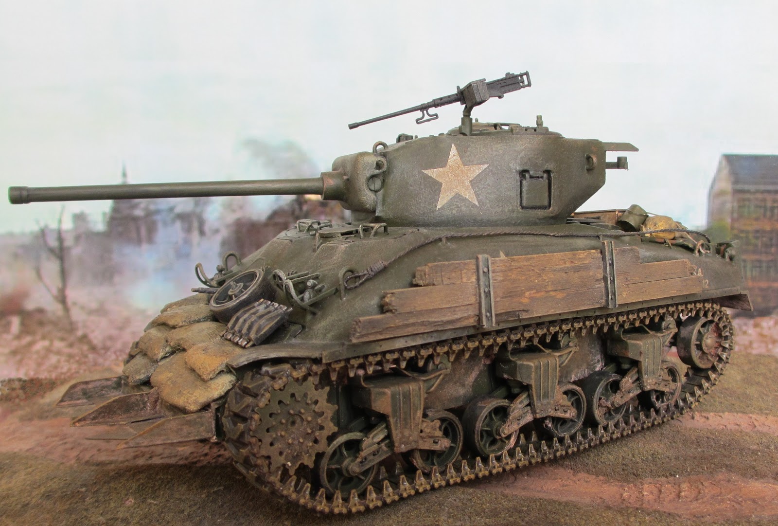 Model Builder: M4A1(76)W Sherman - 1/35 Italeri