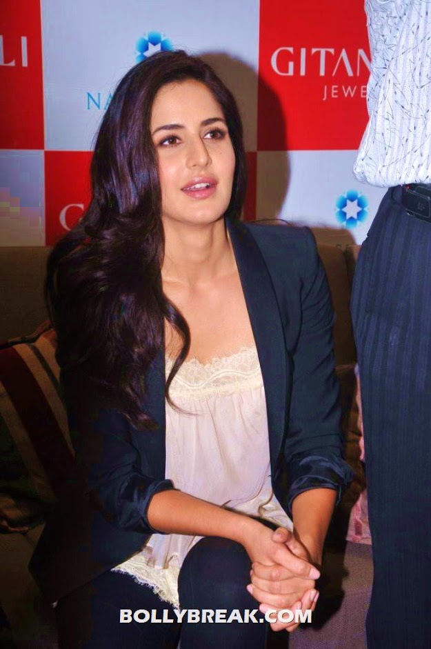 Katrina Kaif hair bangs Katrina Kaif hair bangs - (2) - Katrina Kaif Hyderabad Pics - July 2012