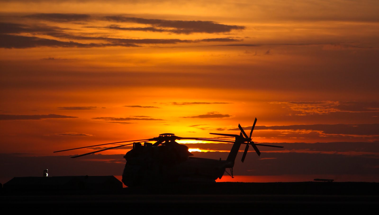 Mar 17, 2013. KABUL, Afghanistan – An International Security Assistance Force service member died following a helicopter crash in southern Afghanistan .