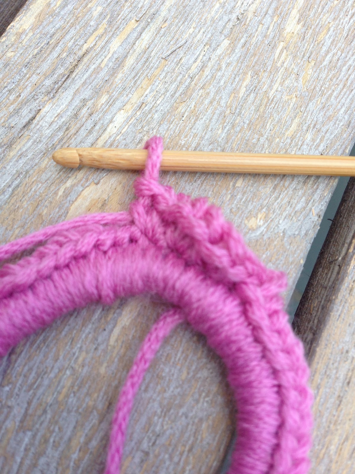 Annoo's Crochet World Easy Ruffled Upcycled Hair Elastic Free Pattern