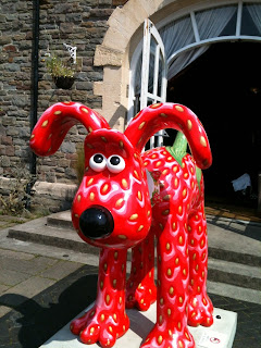 Strawberry Gromit with a strawberry pelt