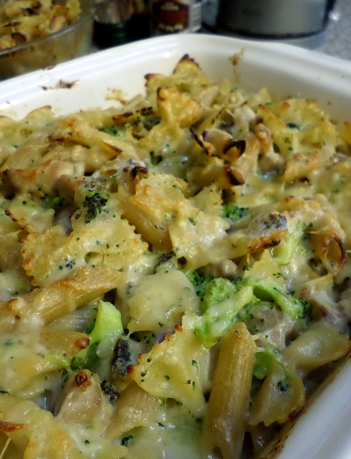 Eat Rainbow Love Chicken, broccoli & stilton pasta bake