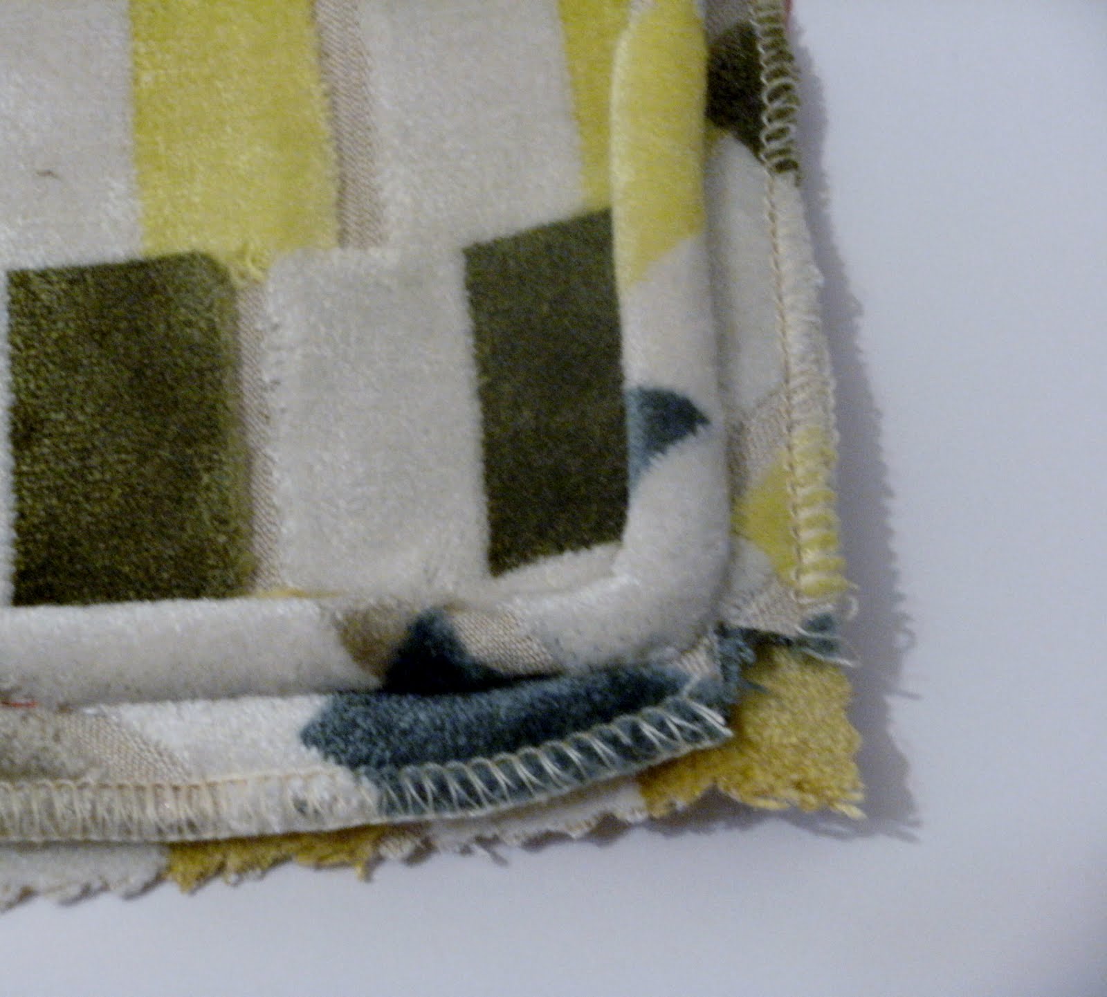 Sew Good by Deborah Good Sew a classic piped cushion cover a tutorial.