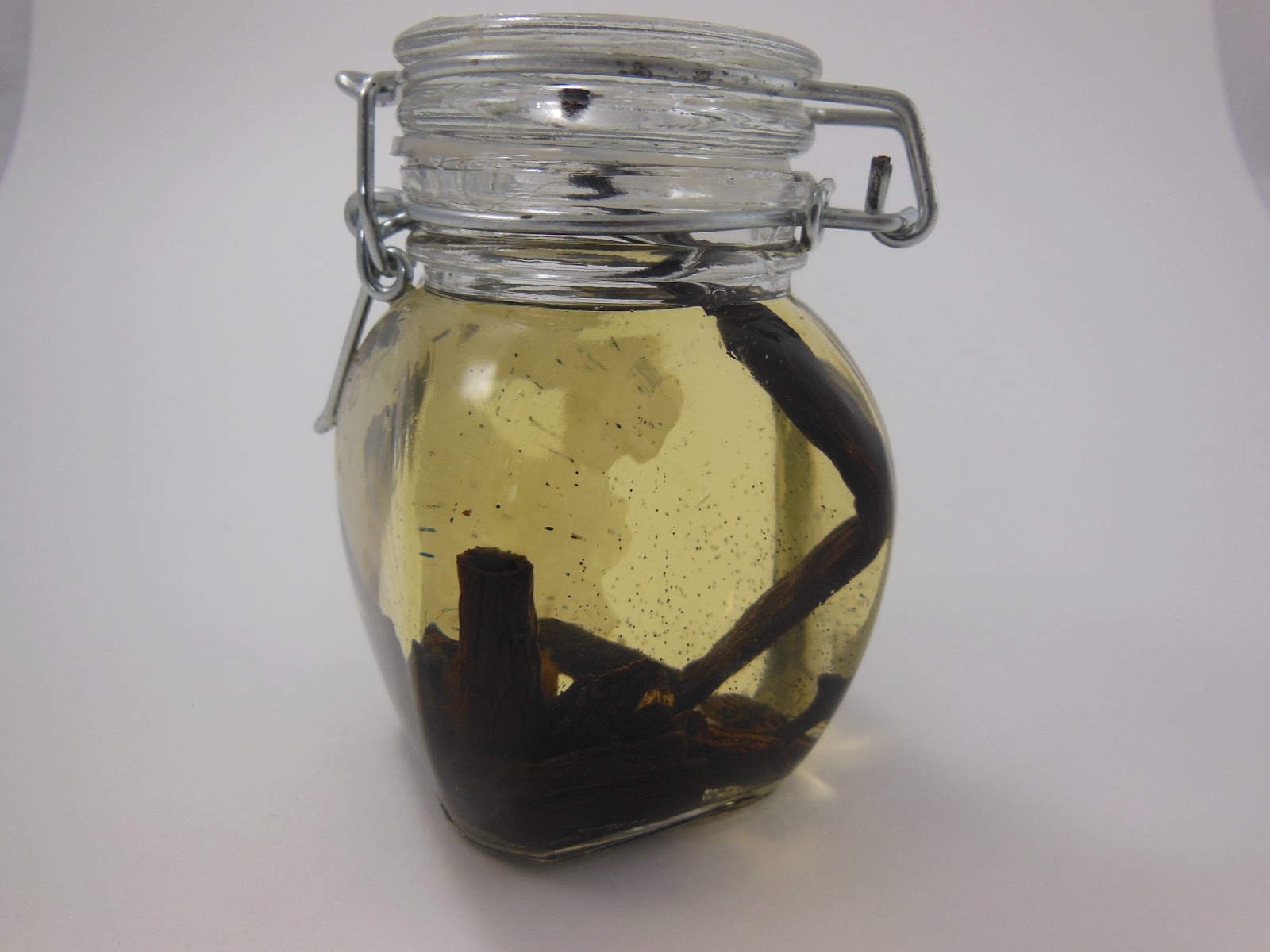 Live Love Dew DIY Natural Vanilla Fragrance