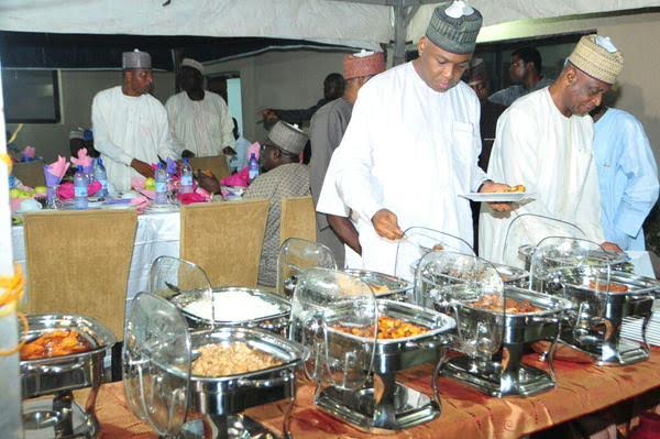 Senate President, Saraki And His Wife Share A Kiss As They Fete Muslim Faithfuls Breaking Ramadan Fast Senate President, Saraki And His Wife Share A Kiss As They Fete Muslim Faithfuls Breaking Ramadan Fast