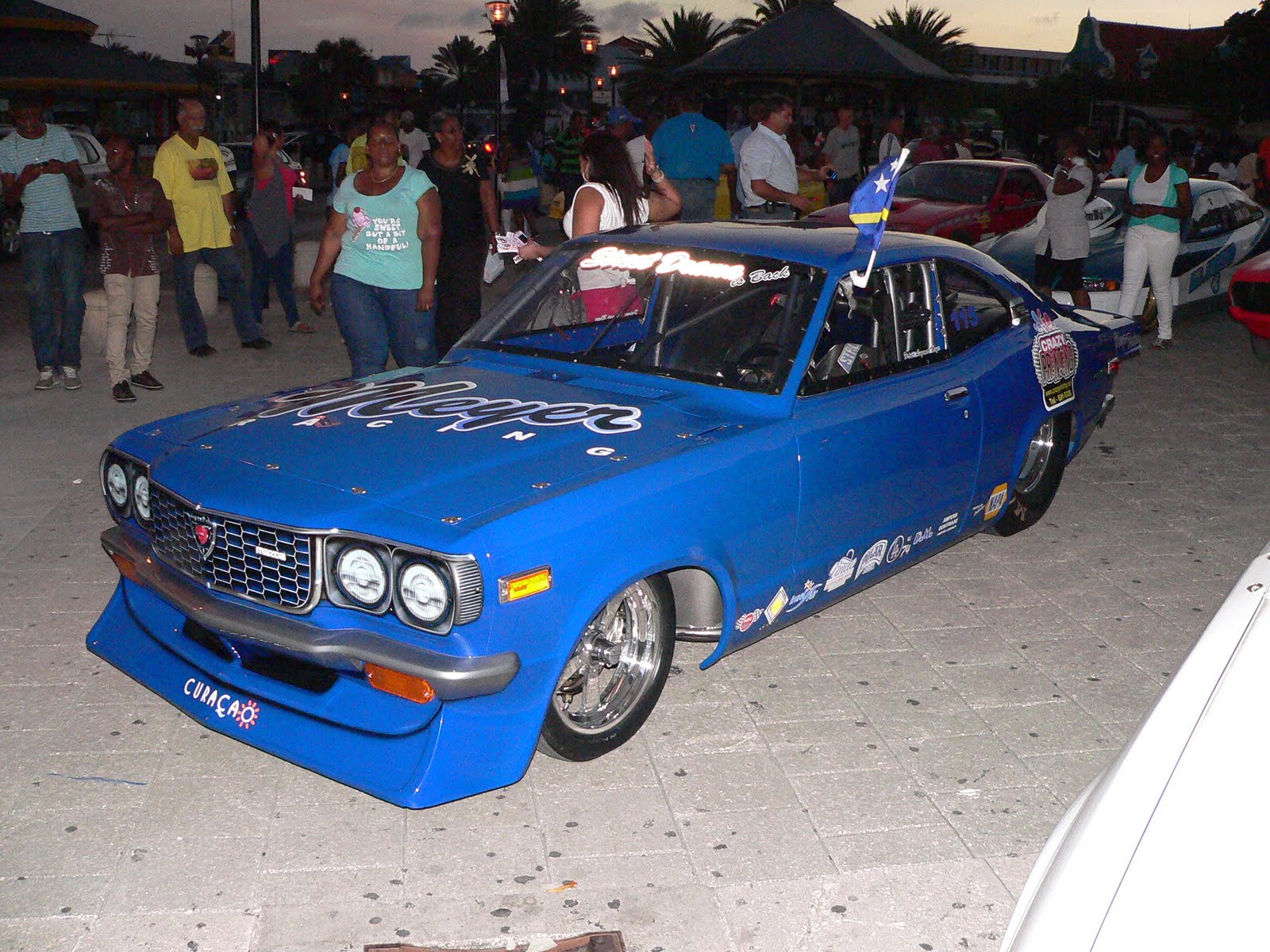 Papo Racing News: Cool Cars, Hot Girls!!