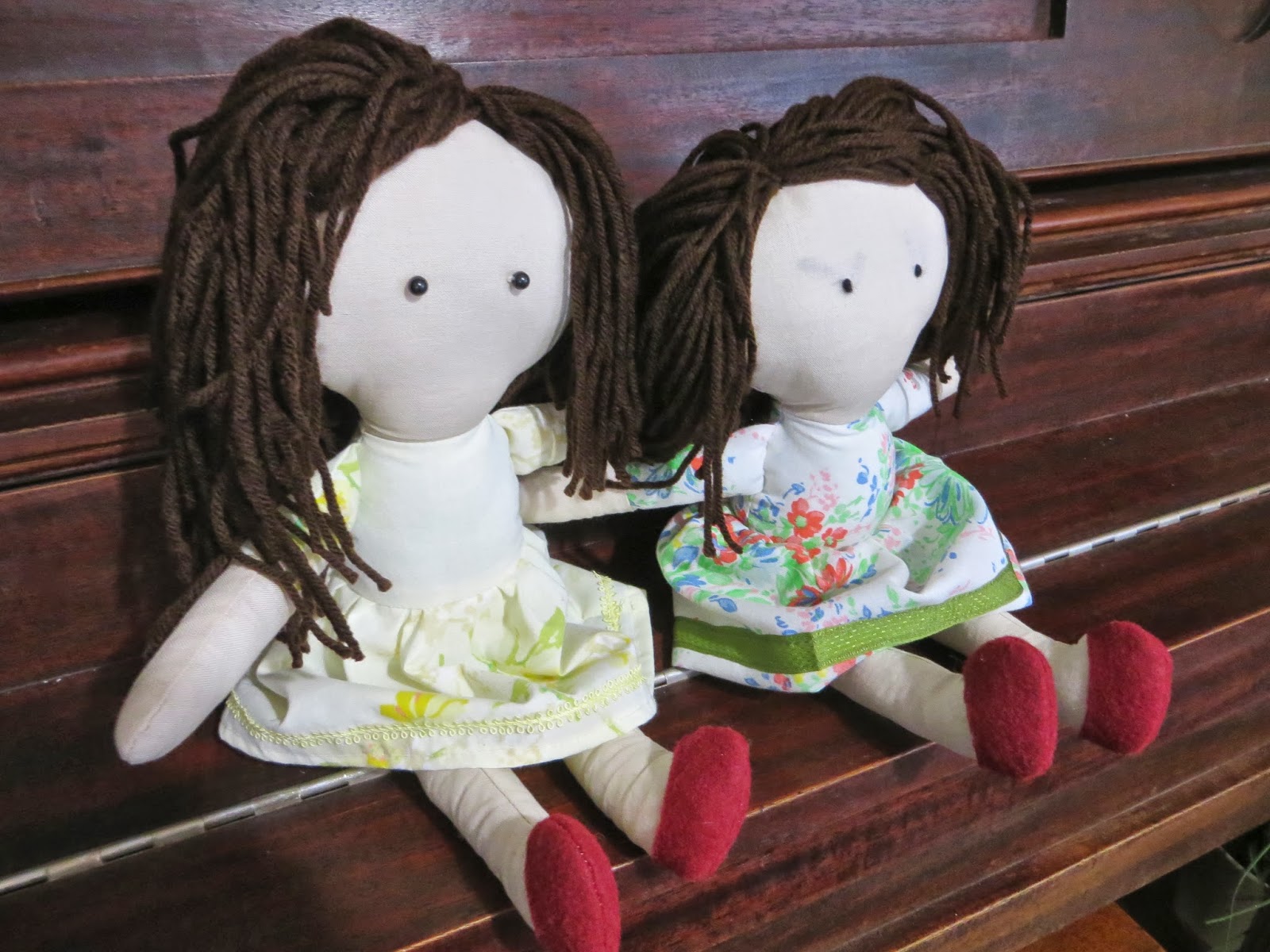 The Project Lady - Fast & Easy way to make Doll Hair with Yarn!