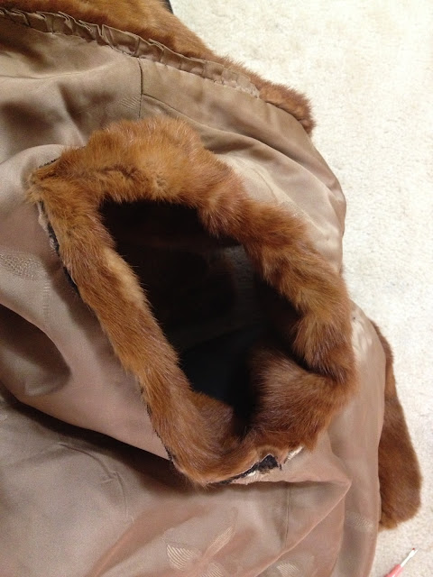Fur coat into fur vest, coat to vest, vintage fur coat, DIY, step by step, do it yourself, vintage thrifted treasure, ecofashion