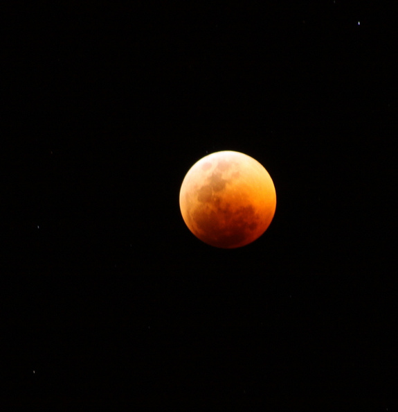 Total Lunar Eclipse of June 2011 First Photos - Oddetorium