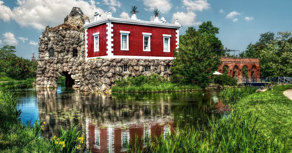 "Tweedland" The Gentlemen's club "STEIN" ISLAND AND VILLA HAMILTON