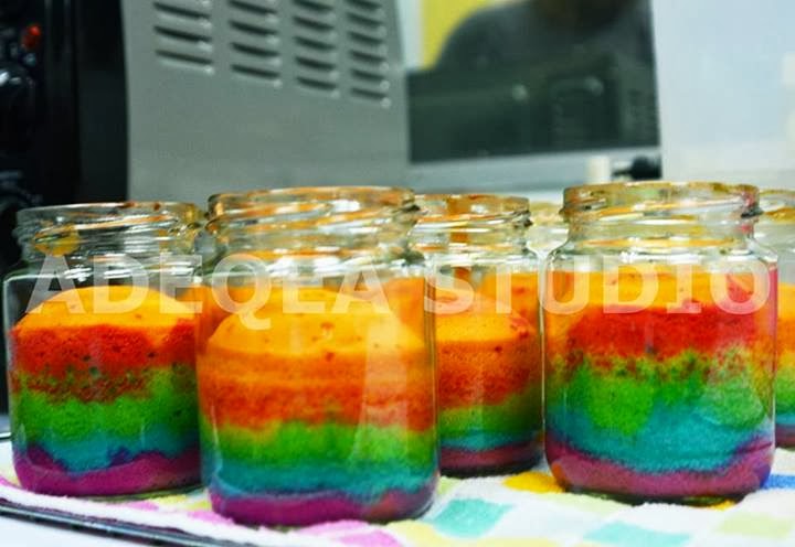 Rainbow Cake In Jar