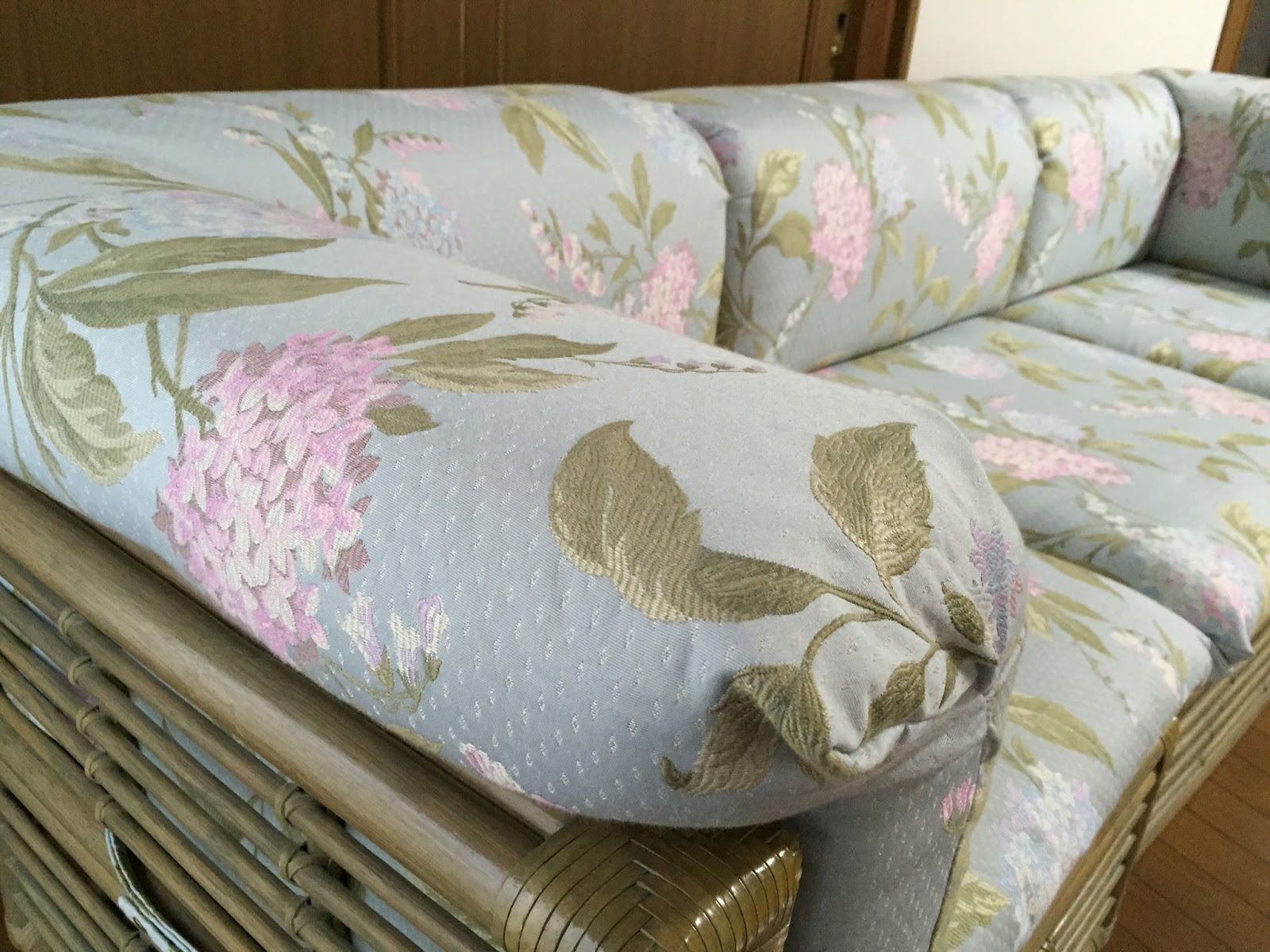 FABRICA BLOG ＜カサブランカ＞ソファの張り替え