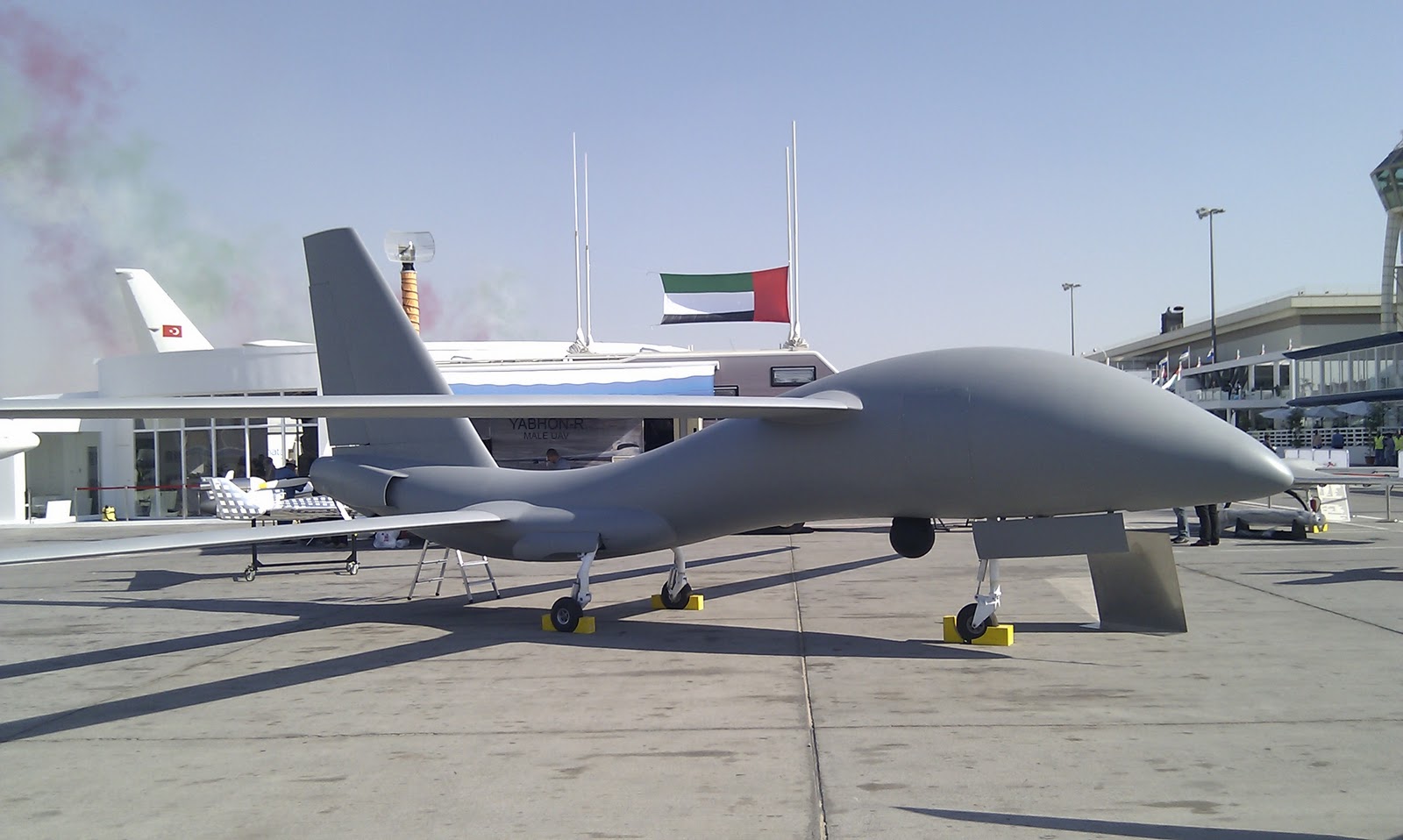  الطائرة الإماراتية بدون طيار United 40 الحل لكل العرب UAE%2527s+united-40+tandem-wing+armed+drone+Namrod+missile+Adcom+Systems%25E2%2580%2599+latest+unmanned+air+vehicle%252C+the+United+40+%25285%2529