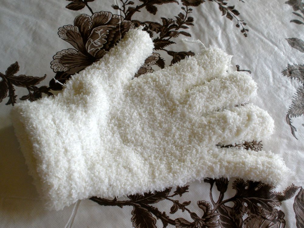 Sarahndipities fortunate handmade finds Things to Make Glove Bunny