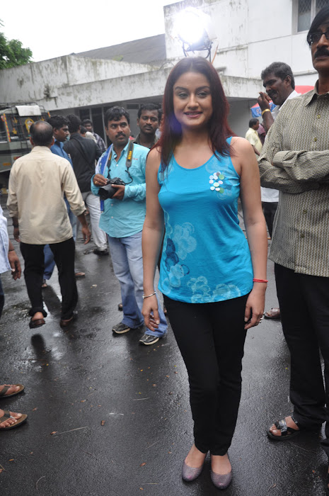 sonia agarwal new spicy unseen pics