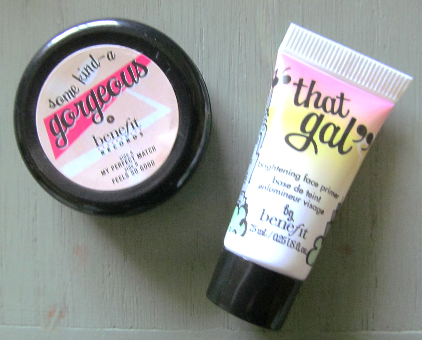 Benefit SomeKindOf Gal Primer REVIEW Absolutely Airs