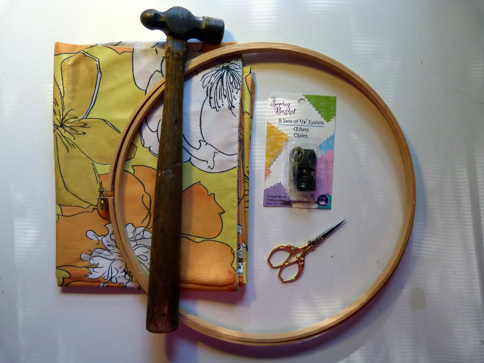 EmmylouBeeDoo! Pillowcase Hamper Tutorial