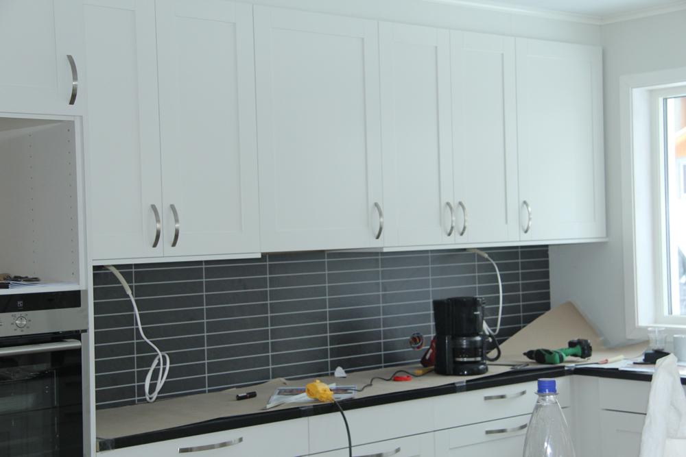 Montering av fibo trespo kitchen board Lage bod under trapp