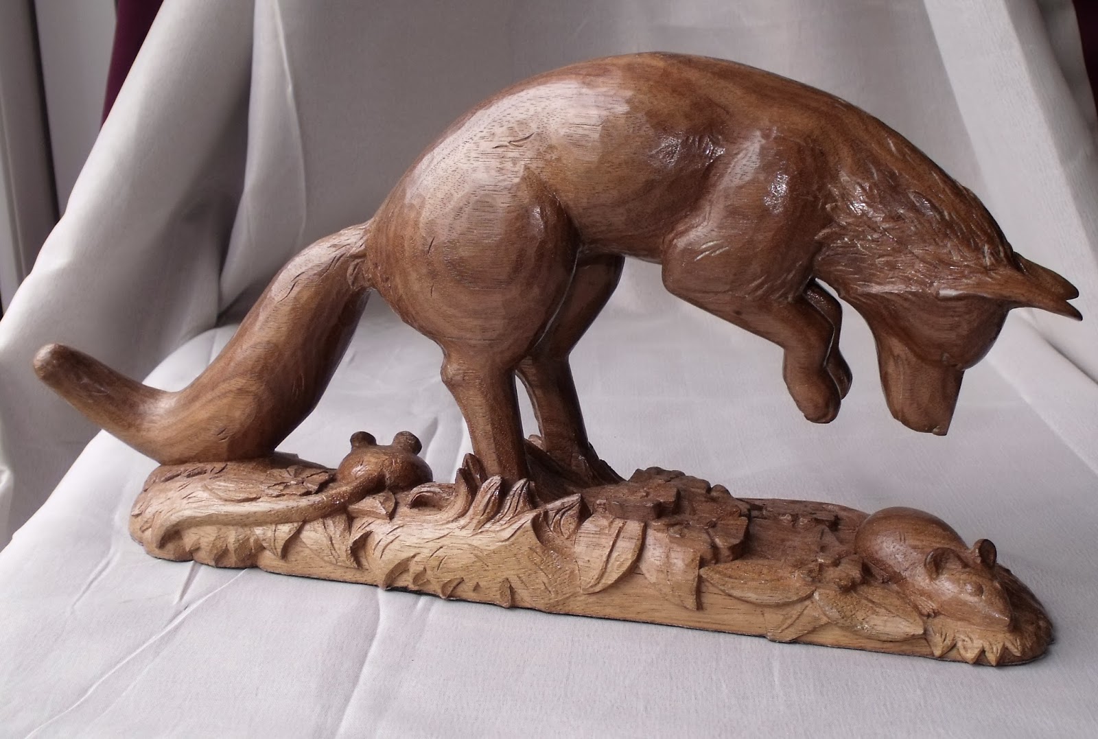 Duanes Carvings Pouncing Fox