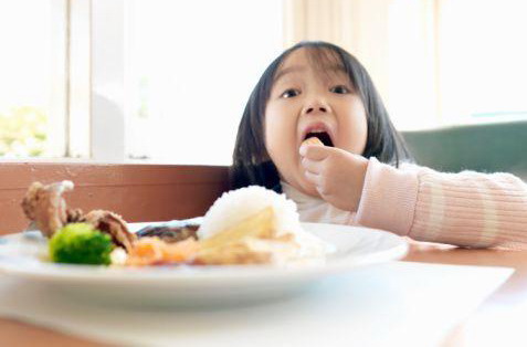 cara meningkatkan nafsu makan anak cara menambah nafsu makan anak