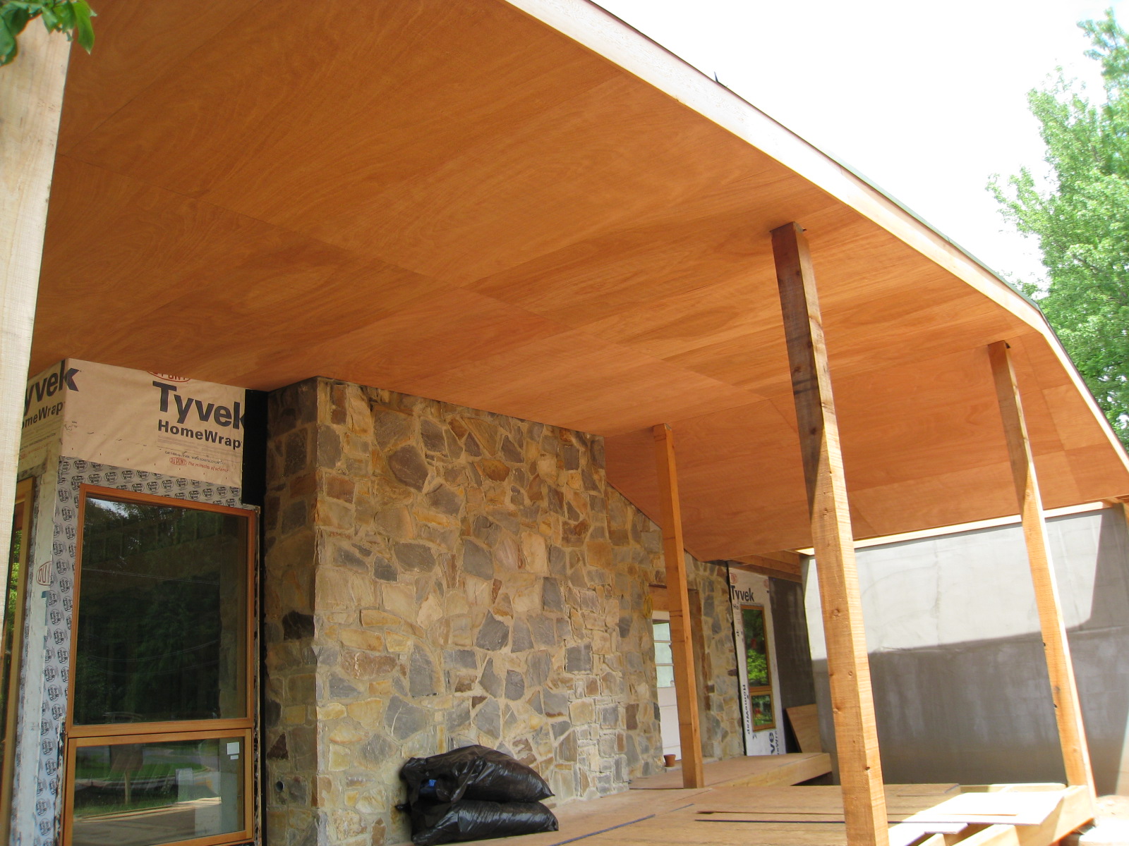 Decosee: Plywood Ceiling