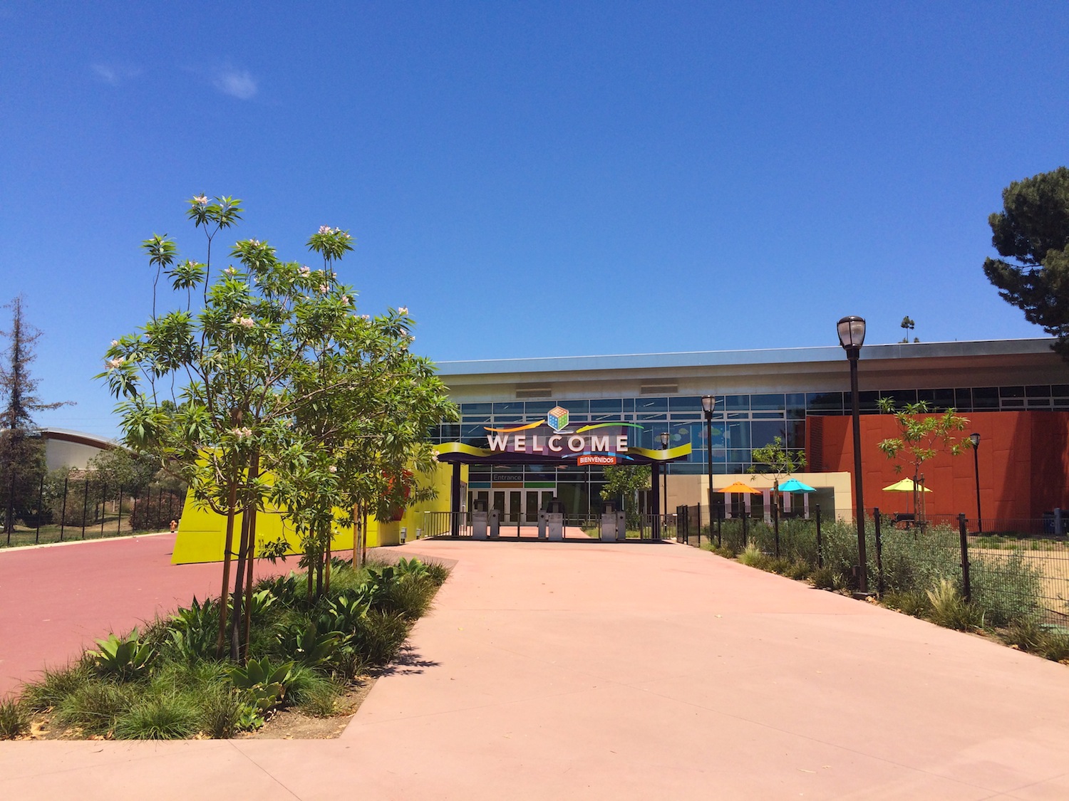 Fresh Angeles Bean Sprouts KidFriendly Cafe at Discovery Cube Los