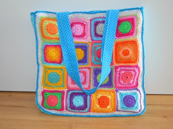 ElealindaDesign Generationenprojekt GrannySquareTasche