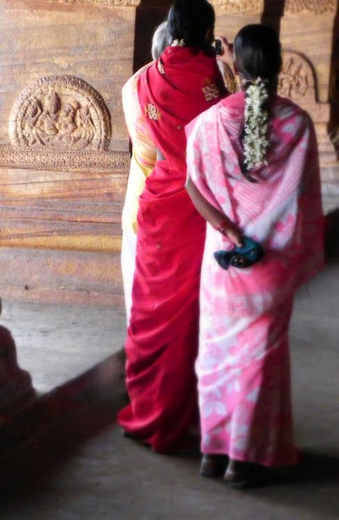 Indian saris. / @JDumas