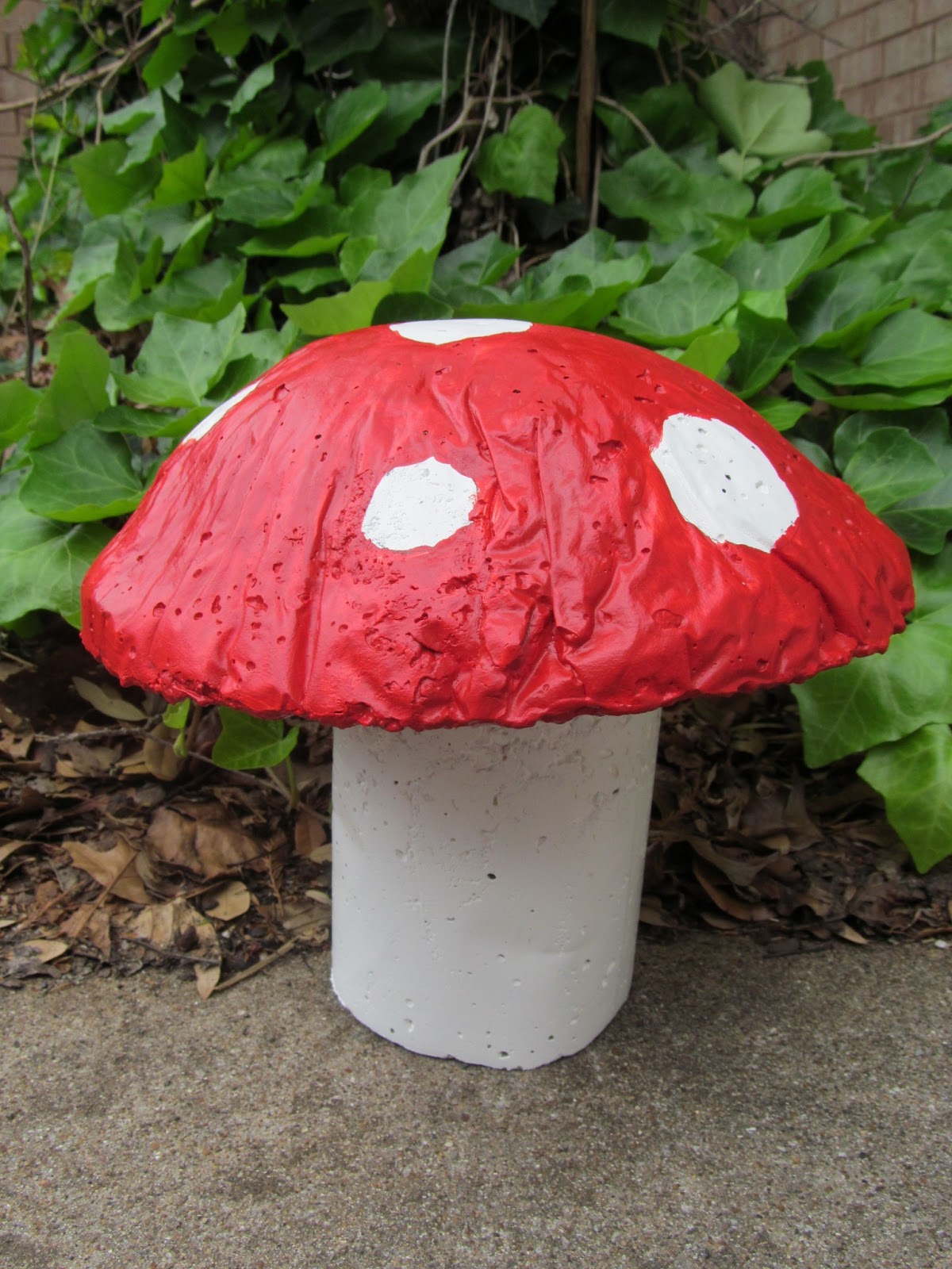 Tales Of A Needle And Thread: CONCRETE GARDEN MUSHROOM.