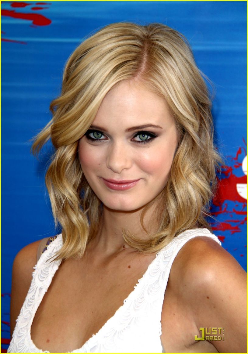 Sara Paxton & Alyssa Diaz are Swimming with the Sharks Photo