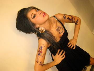 http://3.bp.blogspot.com/-6K23Rv9azB0/TmOHDoJ5mGI/AAAAAAAAAS4/Kea_jrjcLyQ/s400/amy_winehouse_tattoo_on_arm.jpg