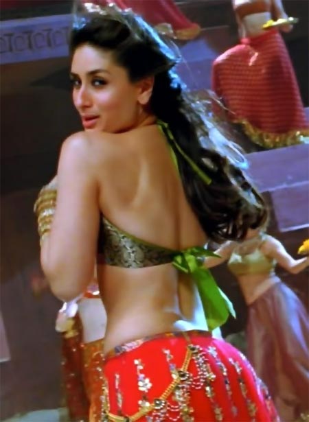 Kareena Kapoor Bare Back Hot in Kambakht Ishq - (3) - Which Actress has Best Back in Bollywood?