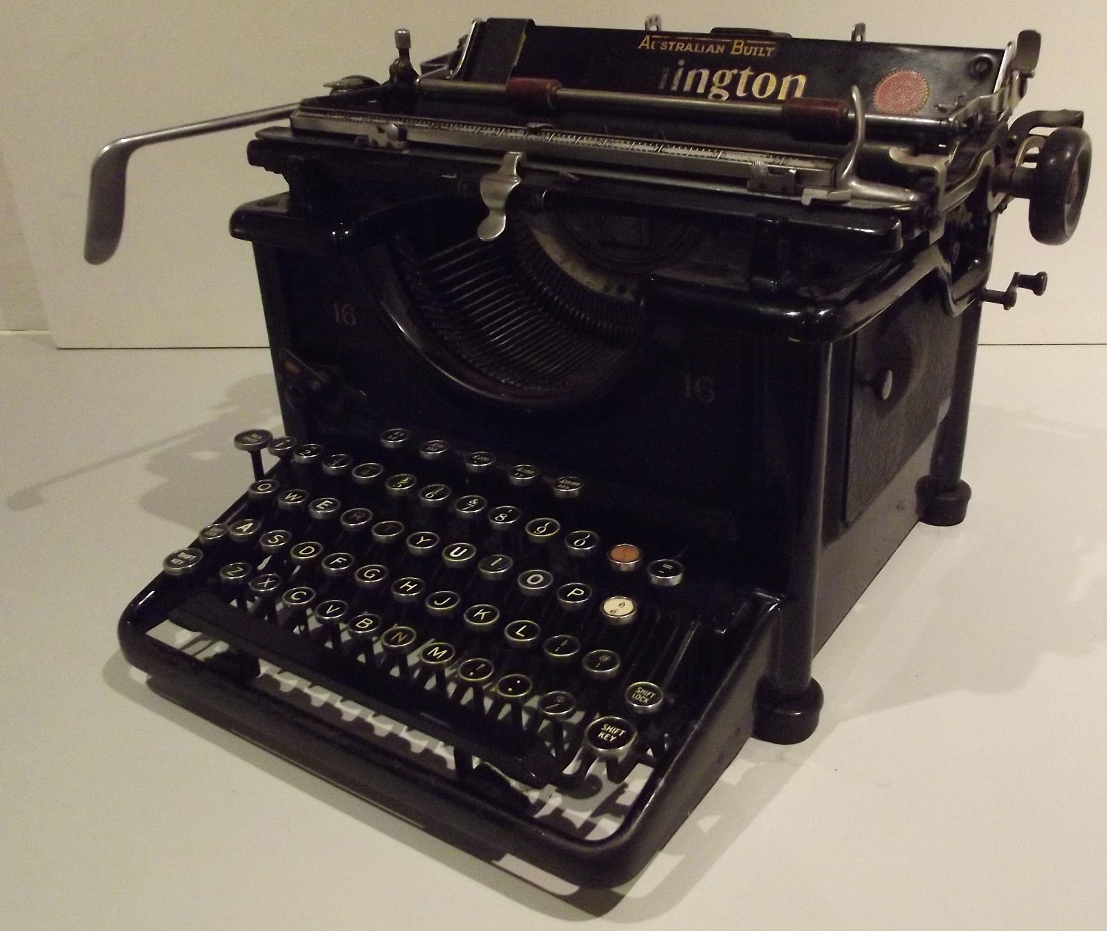 oz.Typewriter 'AustralianBuilt' Remington 16 Typewriter