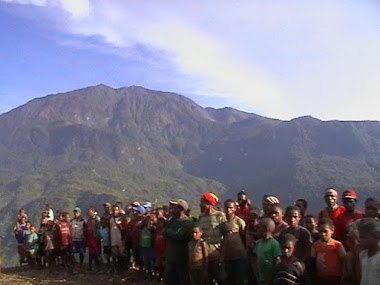 GUNUNG KAMUR