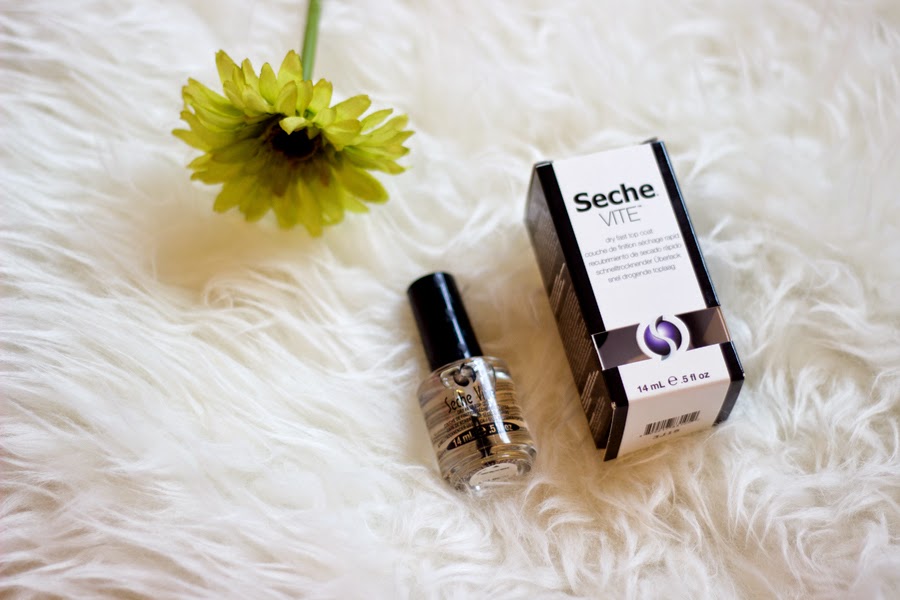 FashStyleLiv Seche Vite Dry Fast Top Coat Review