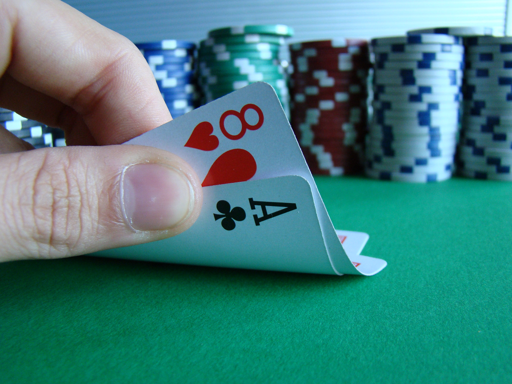 Play Poker Guide Different Ways of Playing Poker